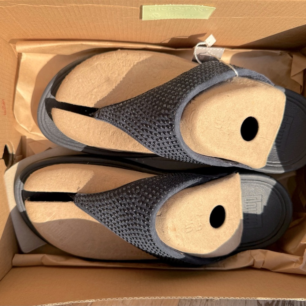 NIB Fitflop Rokkit (beautiful navy bling) size 8. Wobble board &  so comfortable